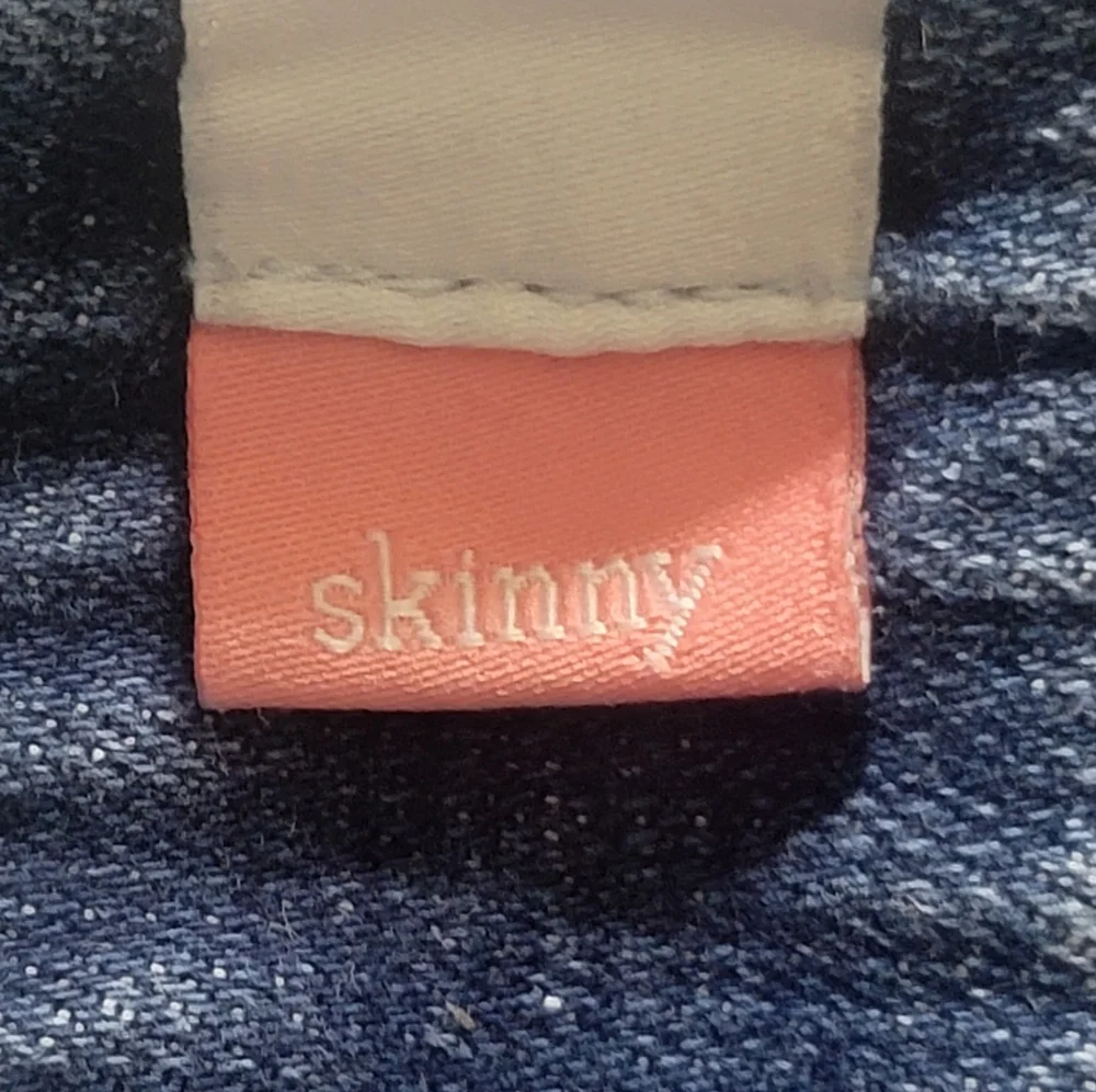 Cabi women's skinny blue low rise distress jeans size 4 - Picture 8 of 11